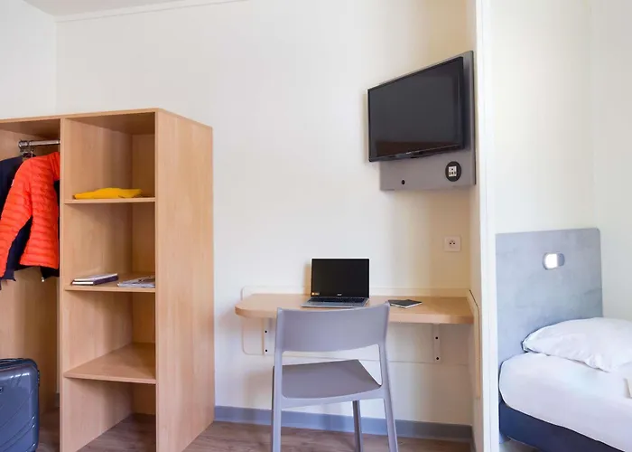 Ibis Budget Aubagne Paluds Agora